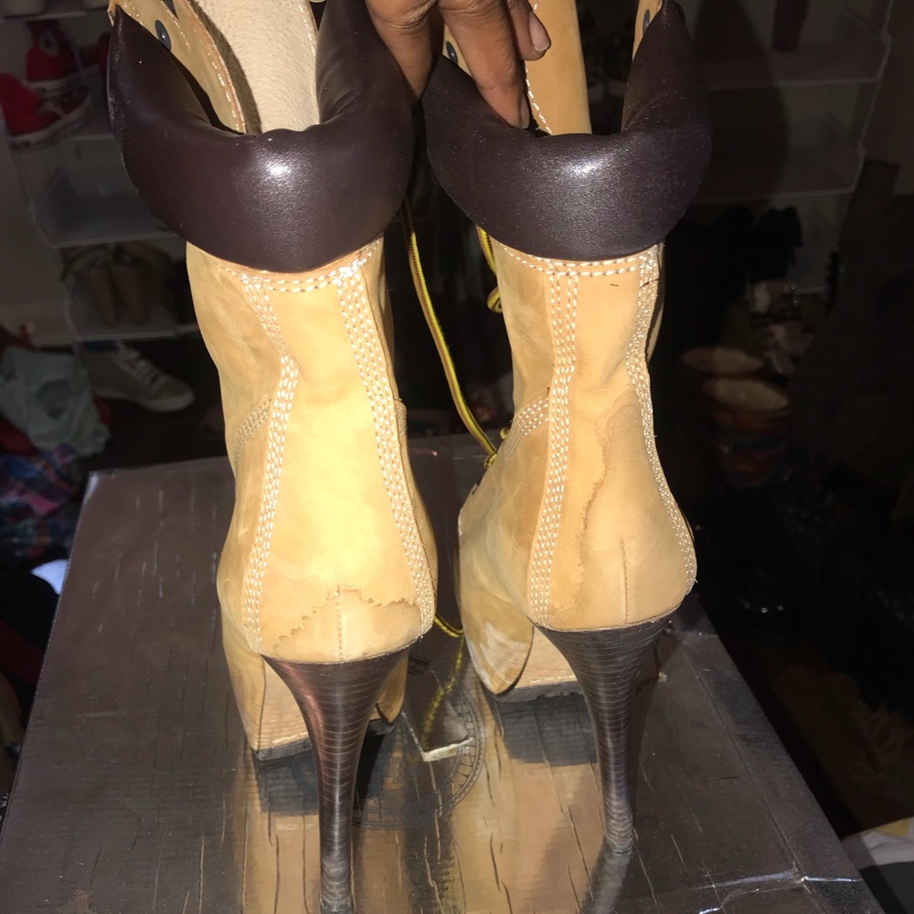 Boots - Picture 4 of 5